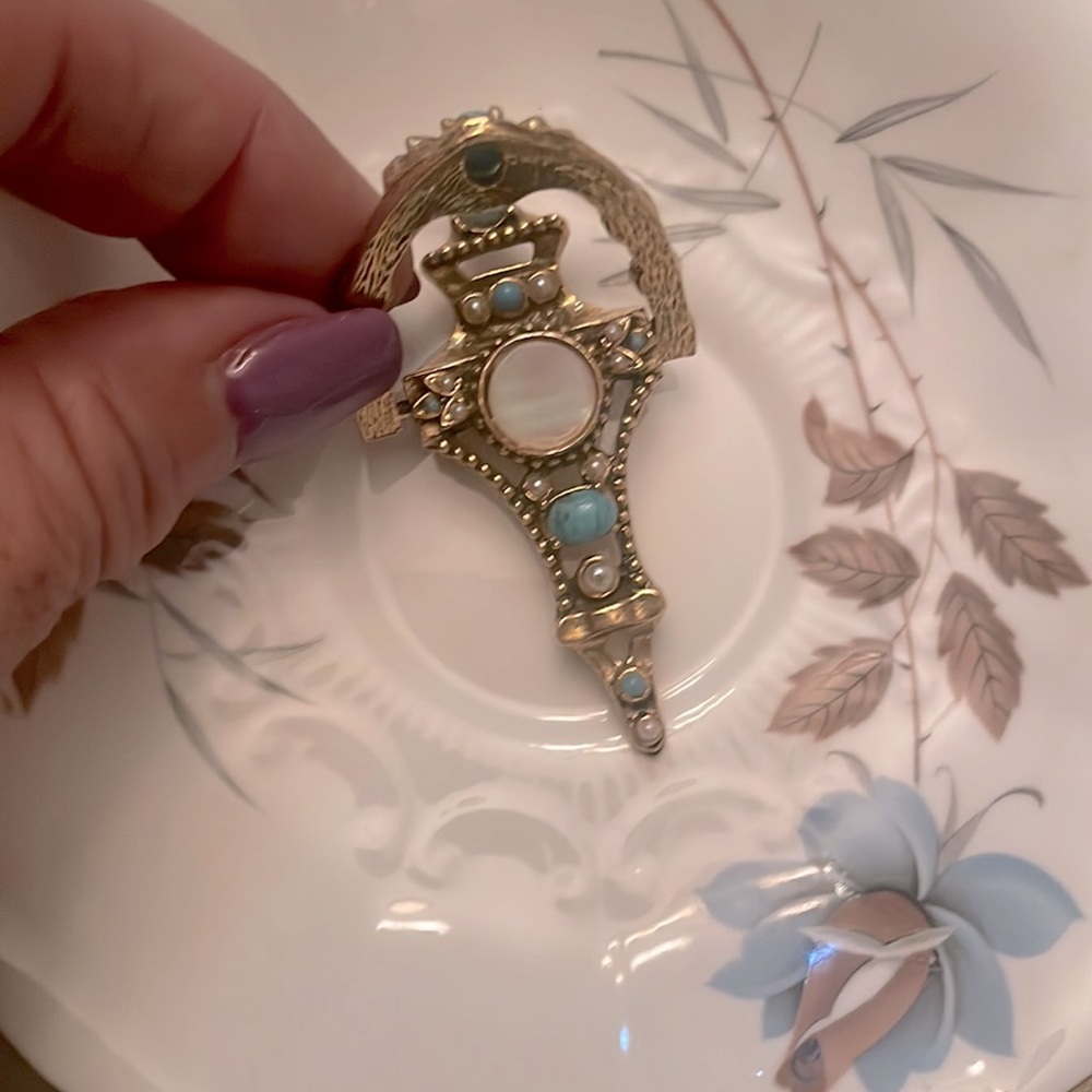 Vintage 50’s Ornate Turquoise & Pearl with Mother of Pearl Center Door Knocker - Picture 3 of 4